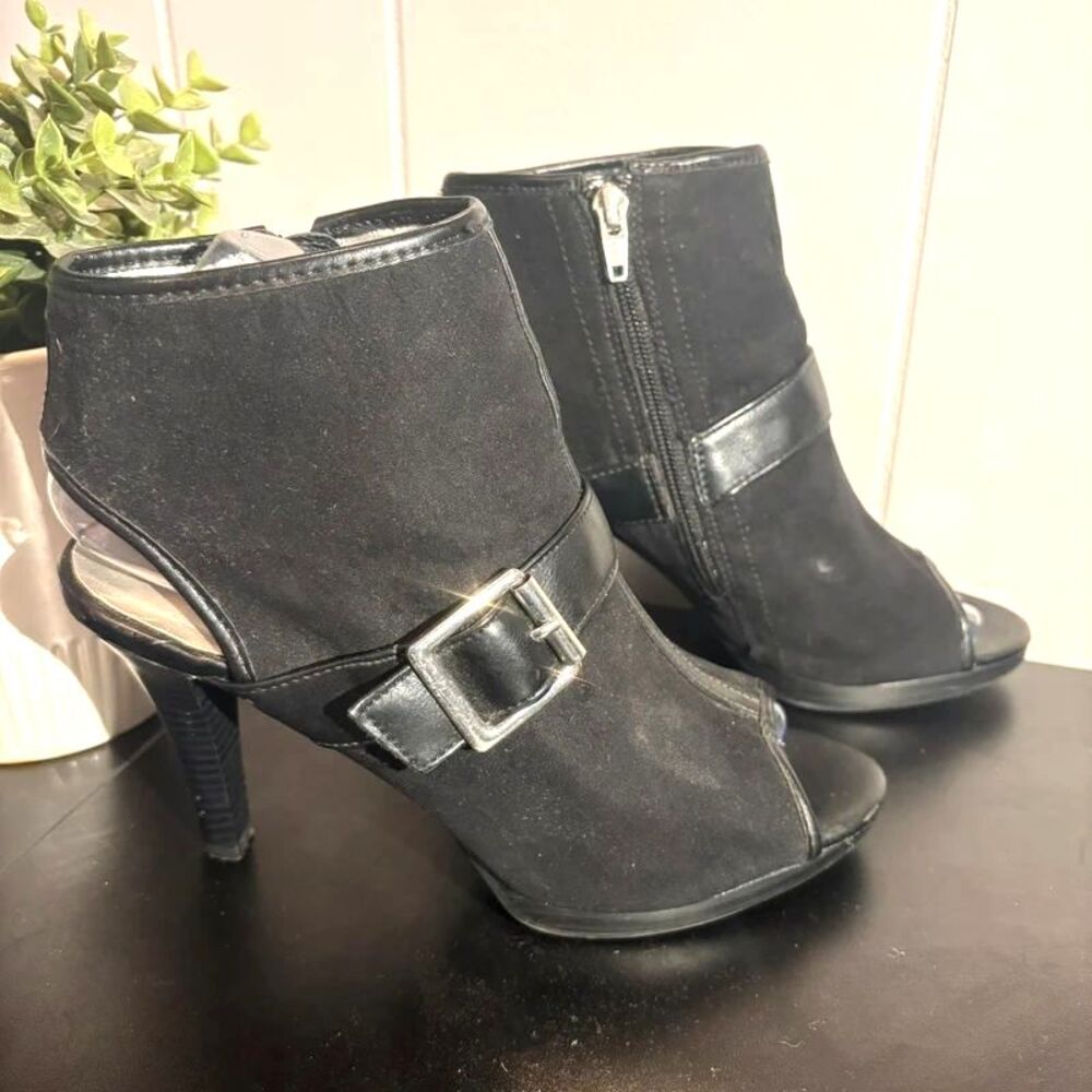 a.n.a Black Faux Suede Open Toe 4" Stilleto Stacked Heel Buckle Ankle Booties 7M